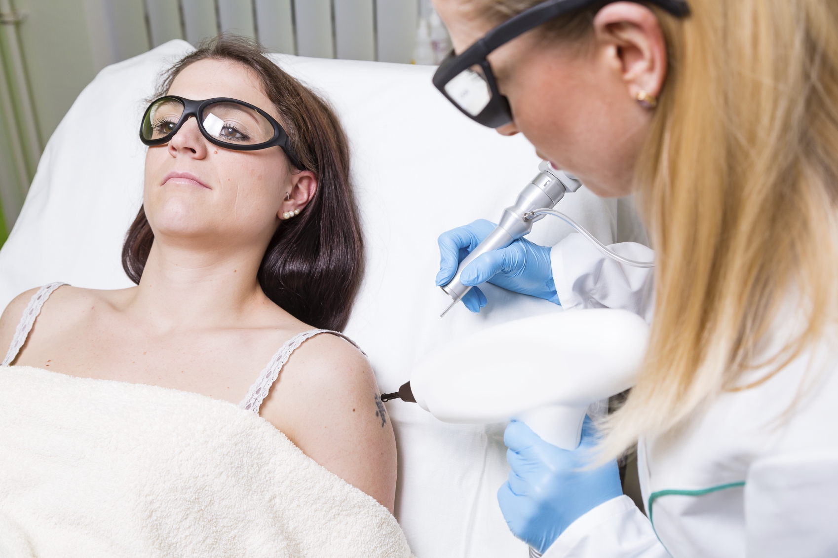 Laser Tattoo Removal Aftercare: Top Tips for the Healing Proccess | Apple  Wellness Center
